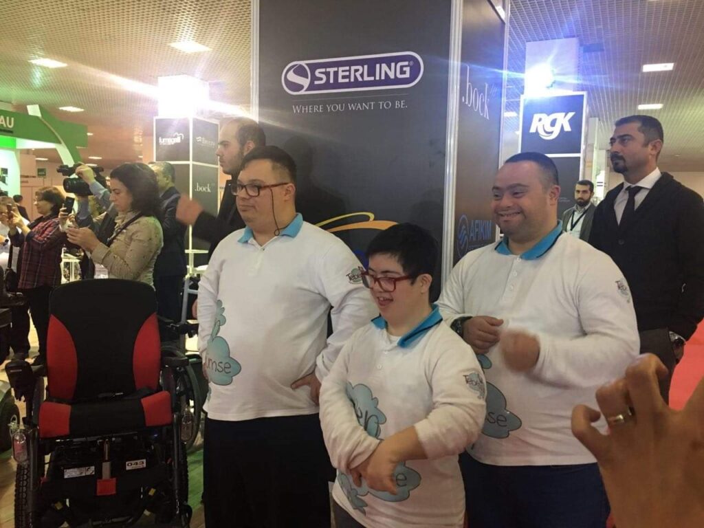 منظمة جنباً الى جنب